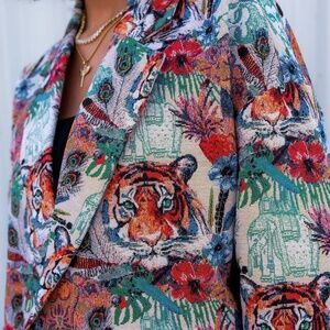 Dressed in Lala Scorpio Coat in Wild Soul Jacquard 2XL/3XL